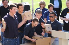 amazon-donates-50-kindles-bachman-school-students