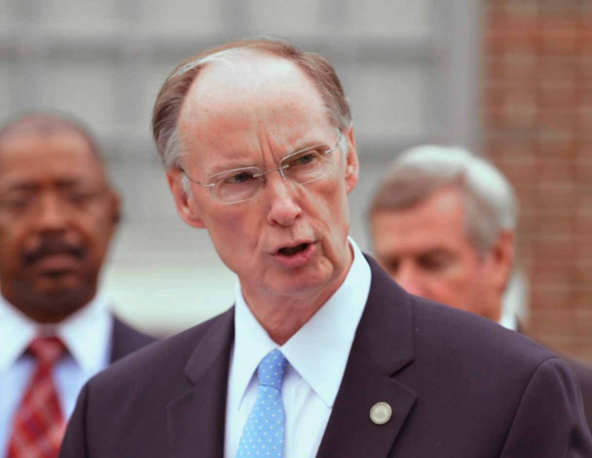 alabama-governor-slashes-spending