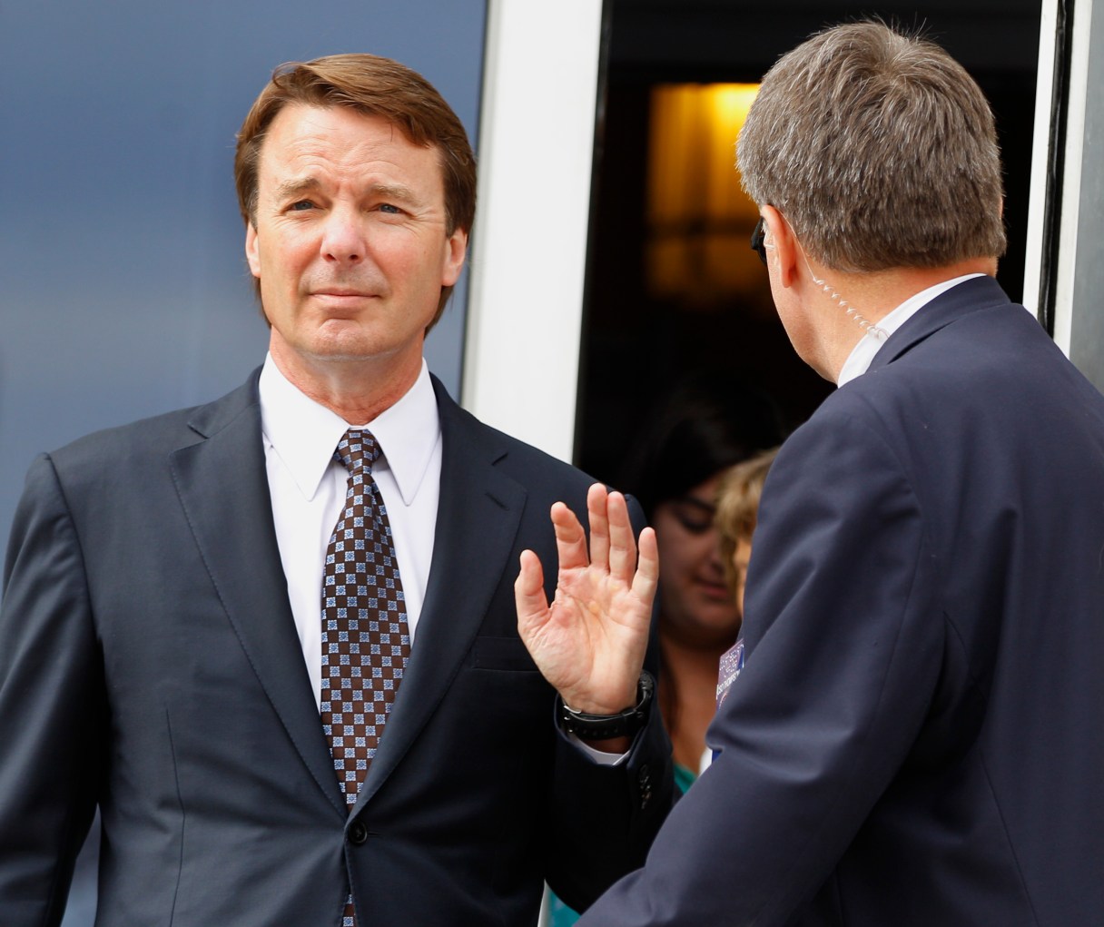 judge-gets-note-juror-john-edwards-trial