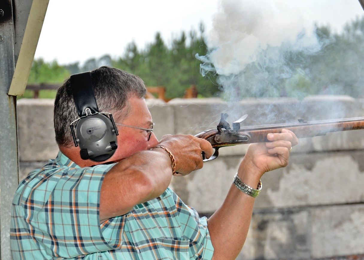 old-style-packing-some-prefer-shoot-muzzleloaders