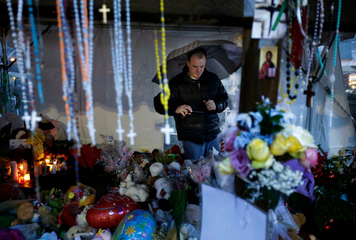 bells-toll-victims-one-week-after-shooting