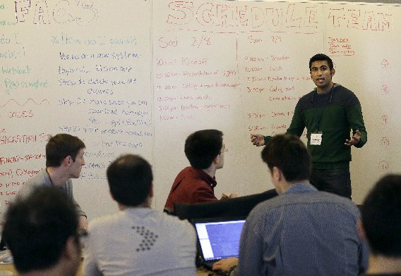 computer-whizzes-brainstorm-cash-hackathons