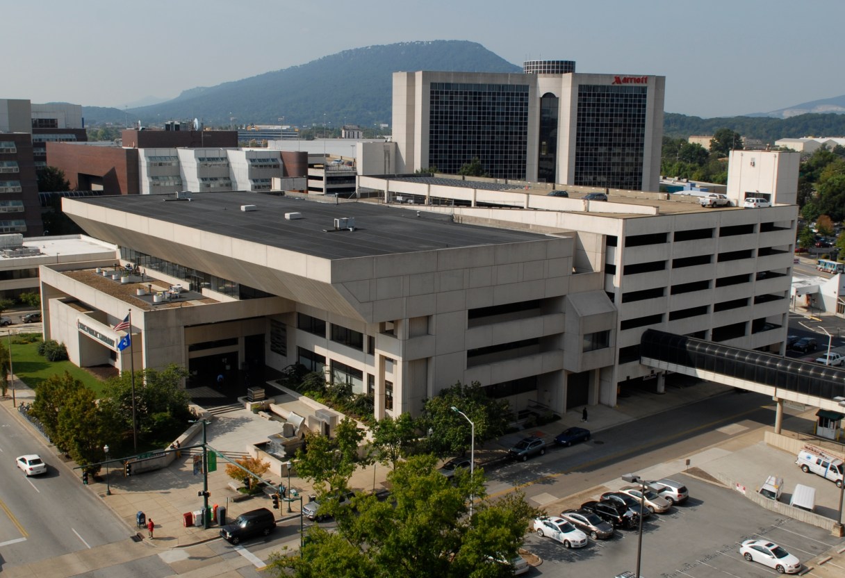 The main branch of the Chattanooga Public Library is located on Broad Street between 10th and 11th streets in downtown Chattanooga.