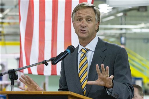 Gov. Bill Haslam speaks at an economic development announcement in Cookville, Tenn., on Monday, Aug. 25, 2014.
