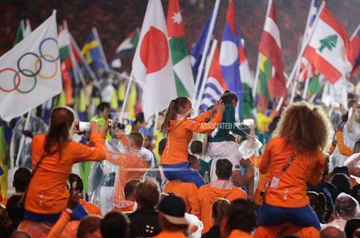 Athletes from the Netherlands parade during the closing ceremony for the Summer Olympics in Rio de Janeiro, Brazil, Sunday, Aug. 21, 2016. (AP Photo/Jae C. Hong)