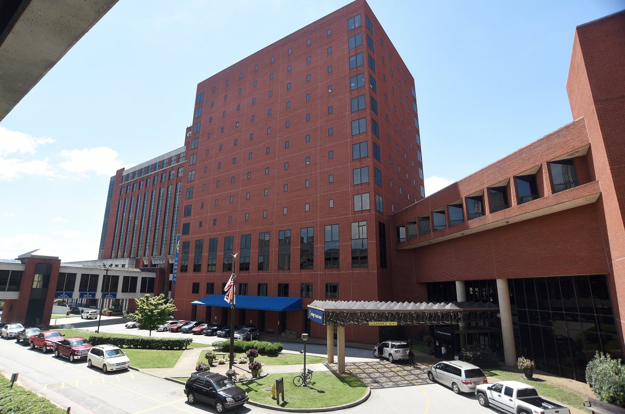 Staff photo by Matt Hamilton / Erlanger hospital is seen in 2022. Anesthesia provider ACE allegedly raised concerns that Erlanger surgeons were not following the hospital's overlapping surgery policy, according to a federal motion to severe and dismiss.