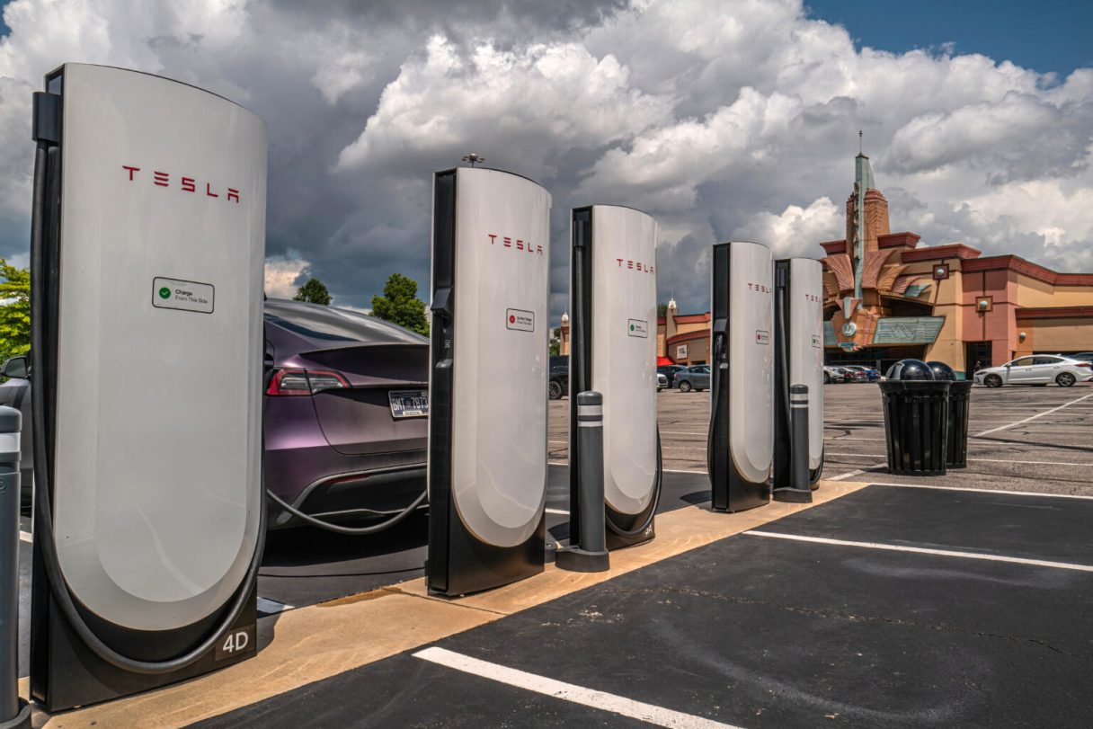 Tennessee lawmakers will consider a bill that would institute a $0.03 per kilowatt-hour tax on electricity from publicly accessible electric vehicle fast chargers. (John Partipilo/Tennessee Lookout file)