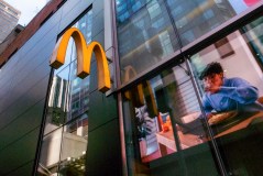FILE — A McDonald’s restaurant in Times Square in Manhattan, Jan. 30, 2025. Fallout from the war in Iran hasn’t dampened quarterly results at from American fast food companies; global sales at McDonald’s open at least a year rose 3.8 percent in the quarter that ended in March 2026, compared with the same period last year, the company reported on May 7, 2026. (John Taggart/The New York Times)