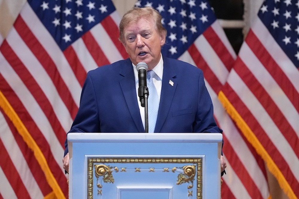 President Donald Trump speaks at a dinner at his Mar-a-Lago club, Friday, Oct. 16, 2026, in Palm Beach, Fla. (AP Photo/Mark Schiefelbein)